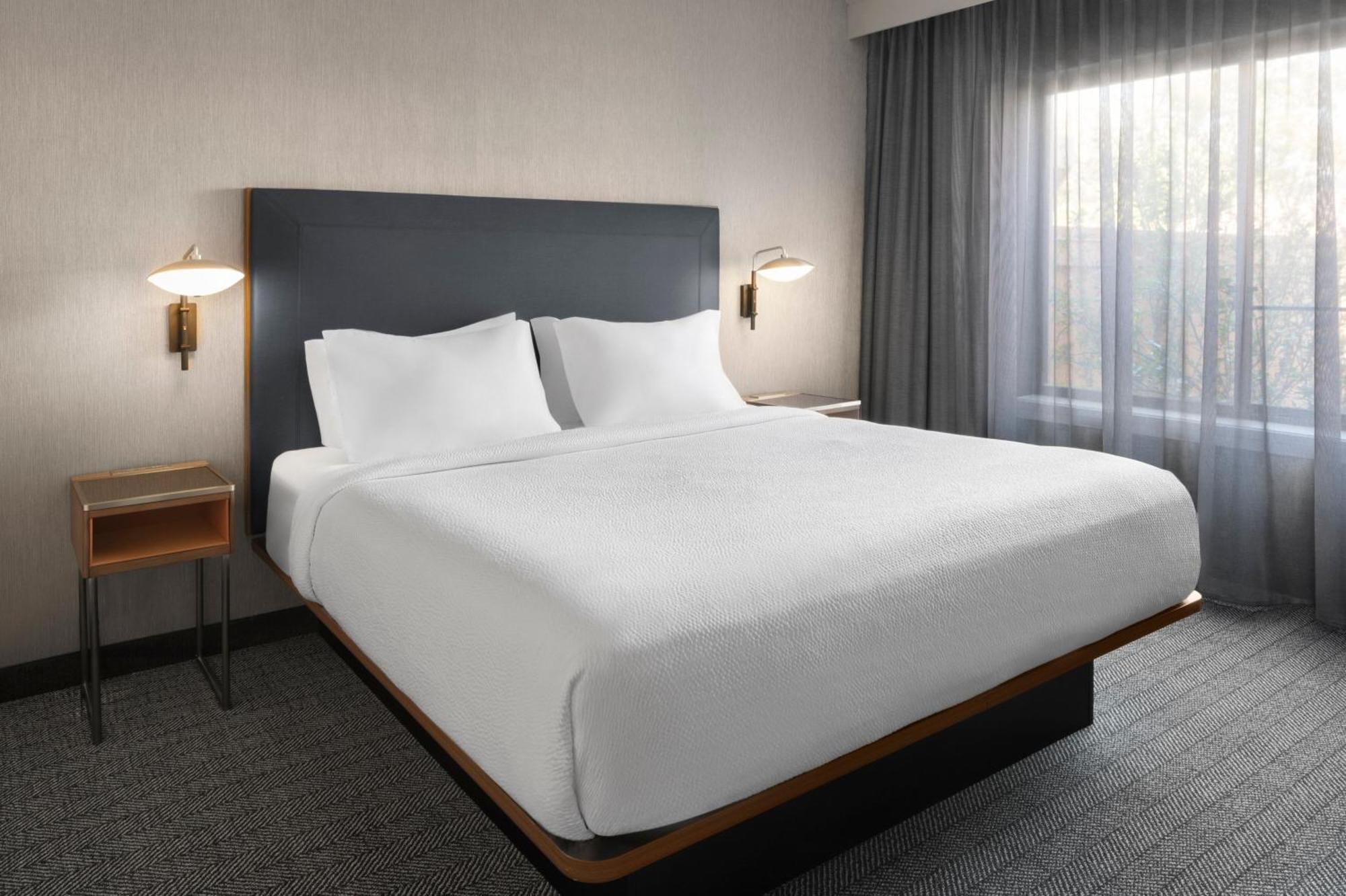 Courtyard By Marriott Little Rock West Hotel Exterior photo