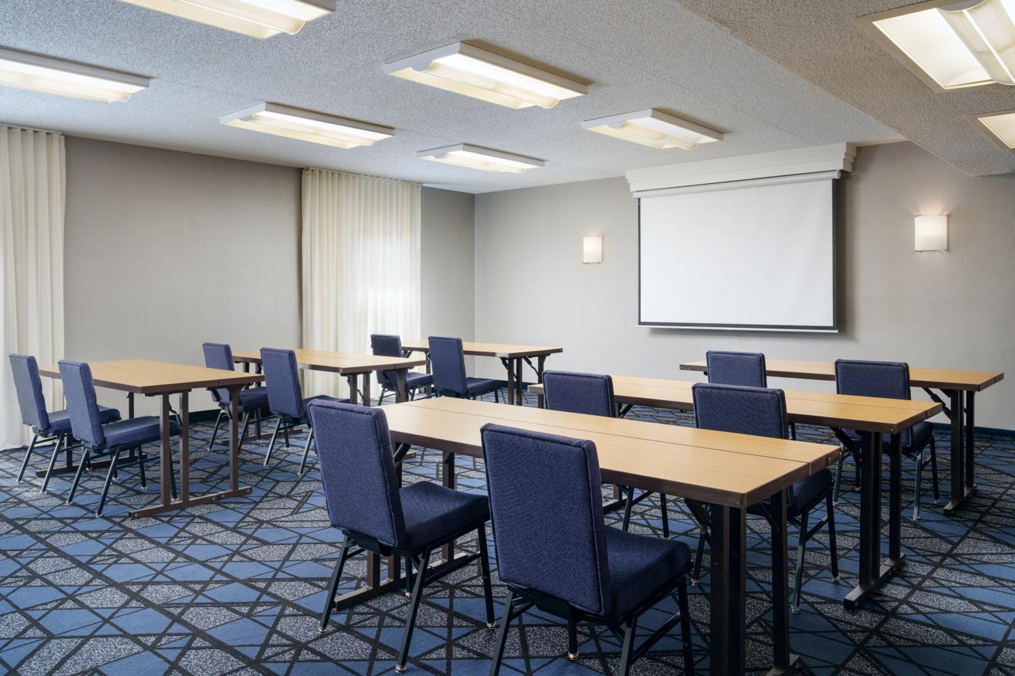 Courtyard By Marriott Little Rock West Hotel Exterior photo