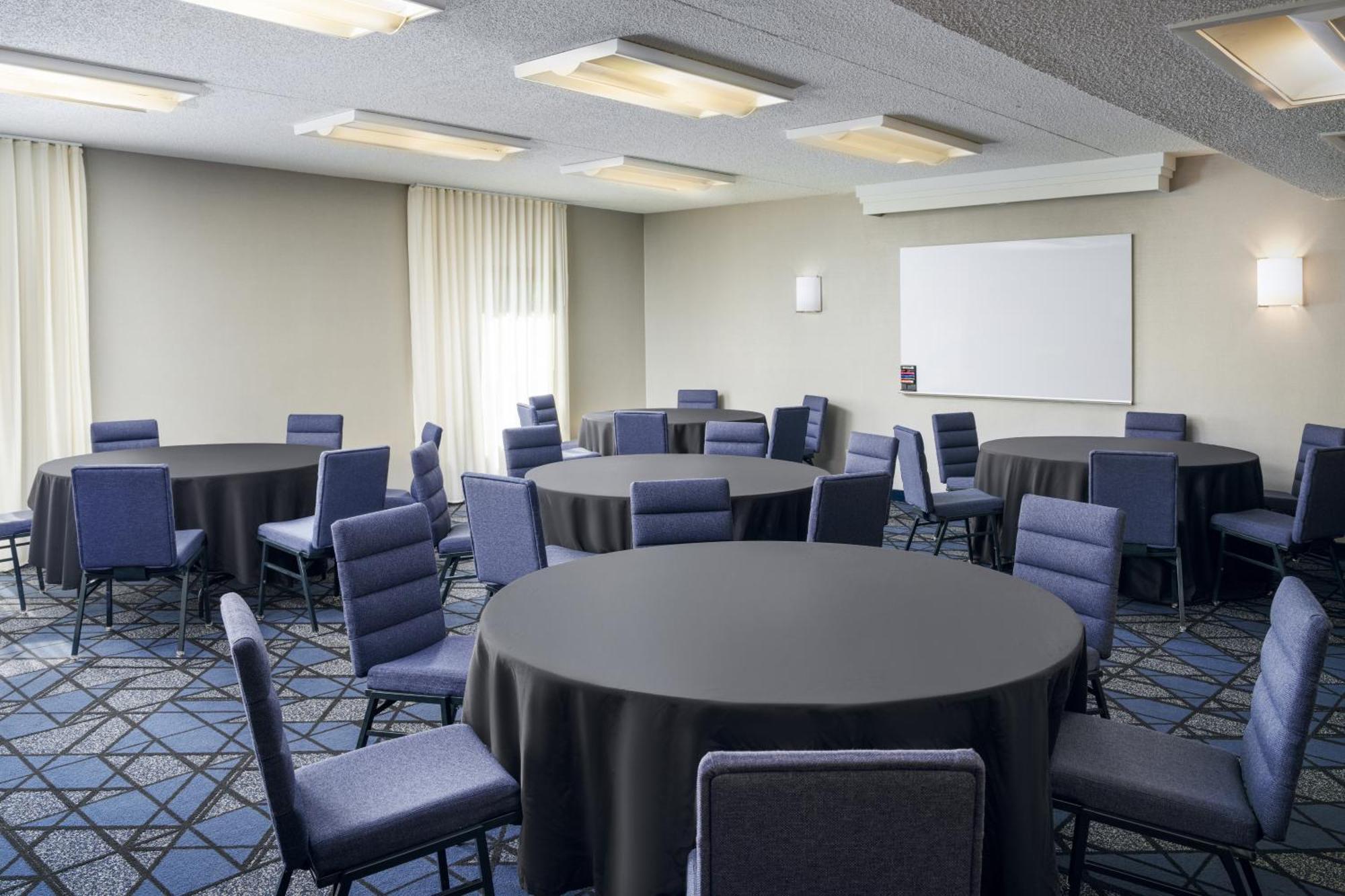 Courtyard By Marriott Little Rock West Hotel Exterior photo